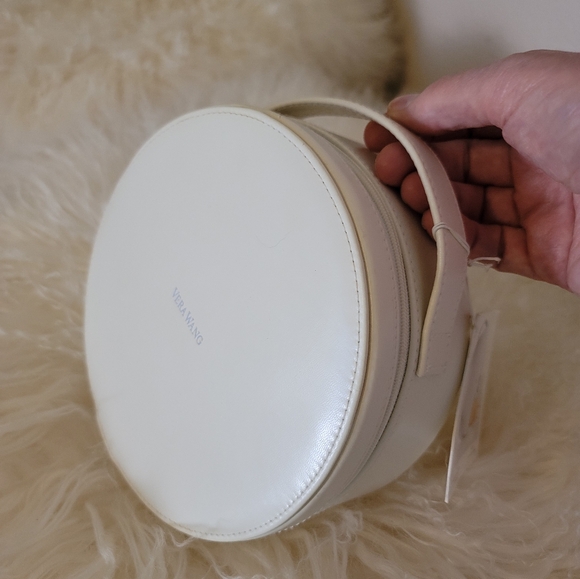 🤍Vera Wang Vanity Case🤍 - Picture 5 of 12